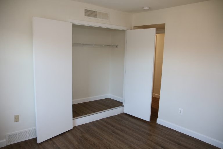 Closet 4 768x512