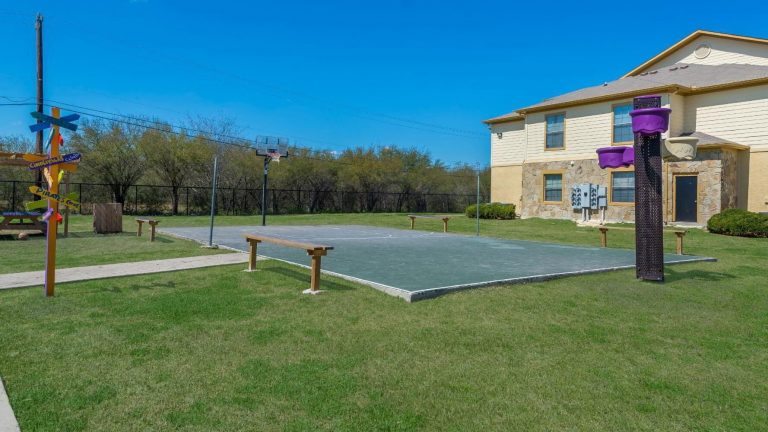 Basketball Court 1 768x432