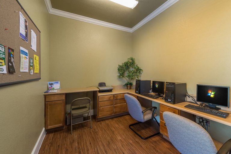 Business Center 1 2 768x513