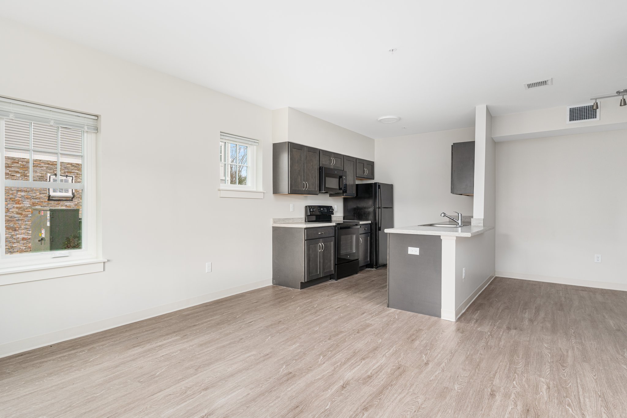 2 web or mls 1470 s county trl