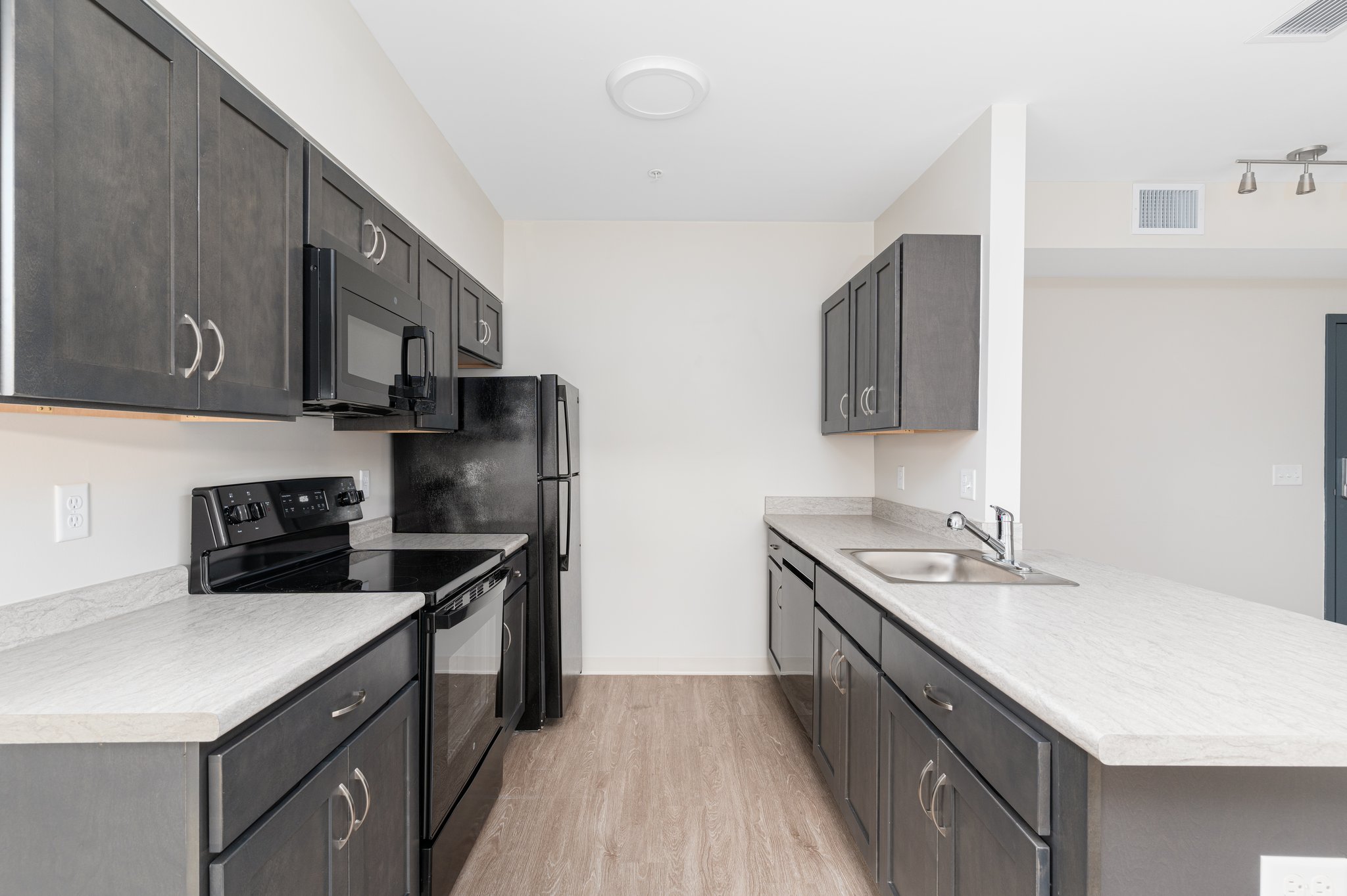 6 web or mls 1470 s county trl